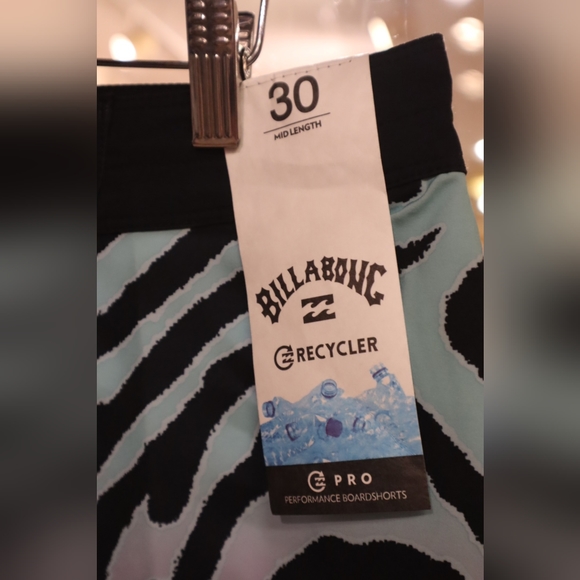 Billabong Hybrid Board Shorts - Picture 5 of 7